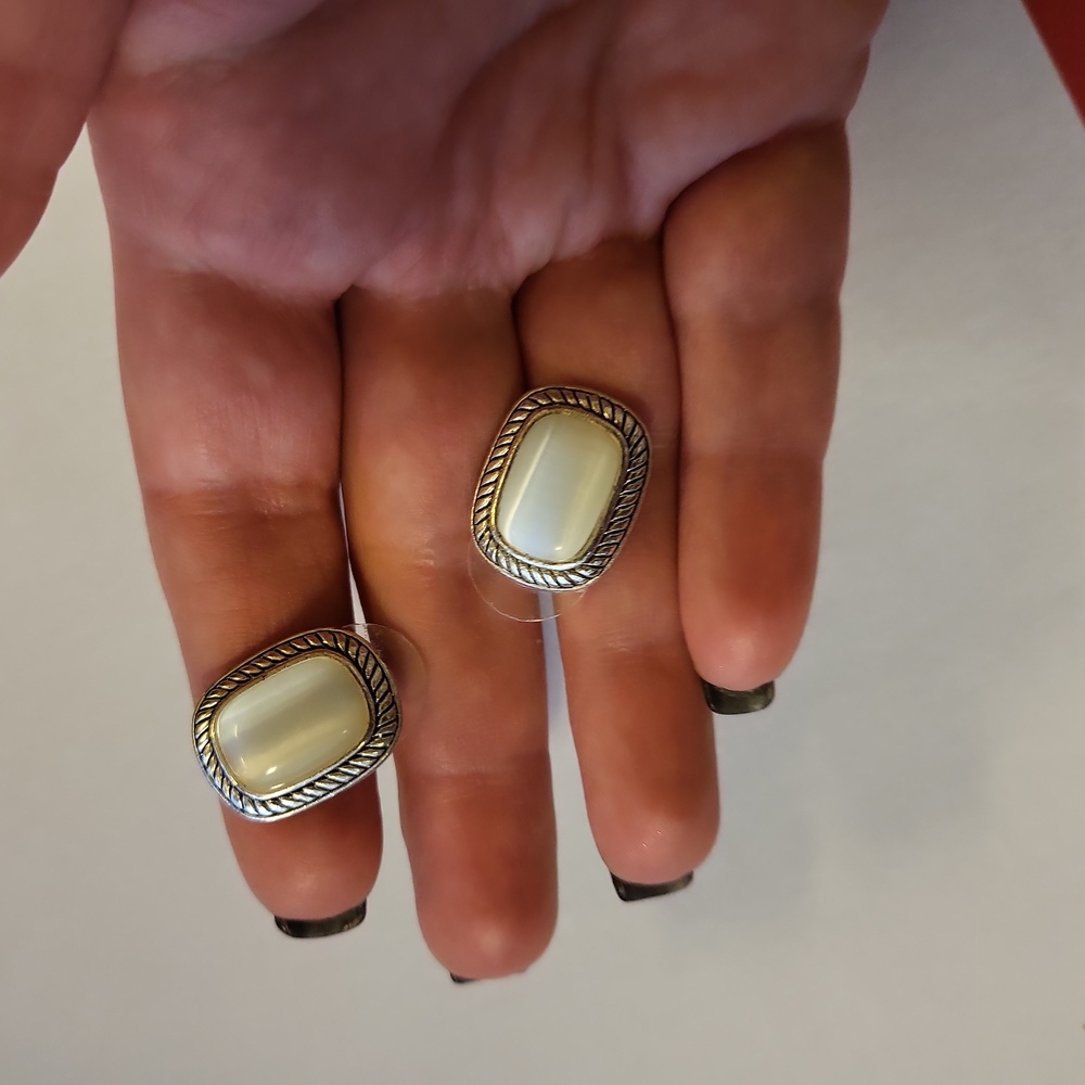 3/$25 ✨️ Pendant & Earring Set - Picture 9 of 9